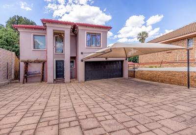 House For Sale in Constantia Park, Pretoria